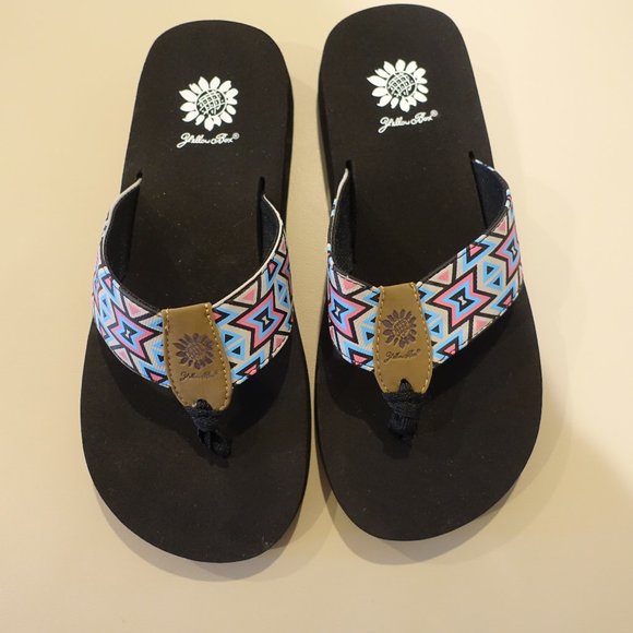 "YELLOW BOX"   FLIP FLOPS SIZE 9 - Picture 1 of 3